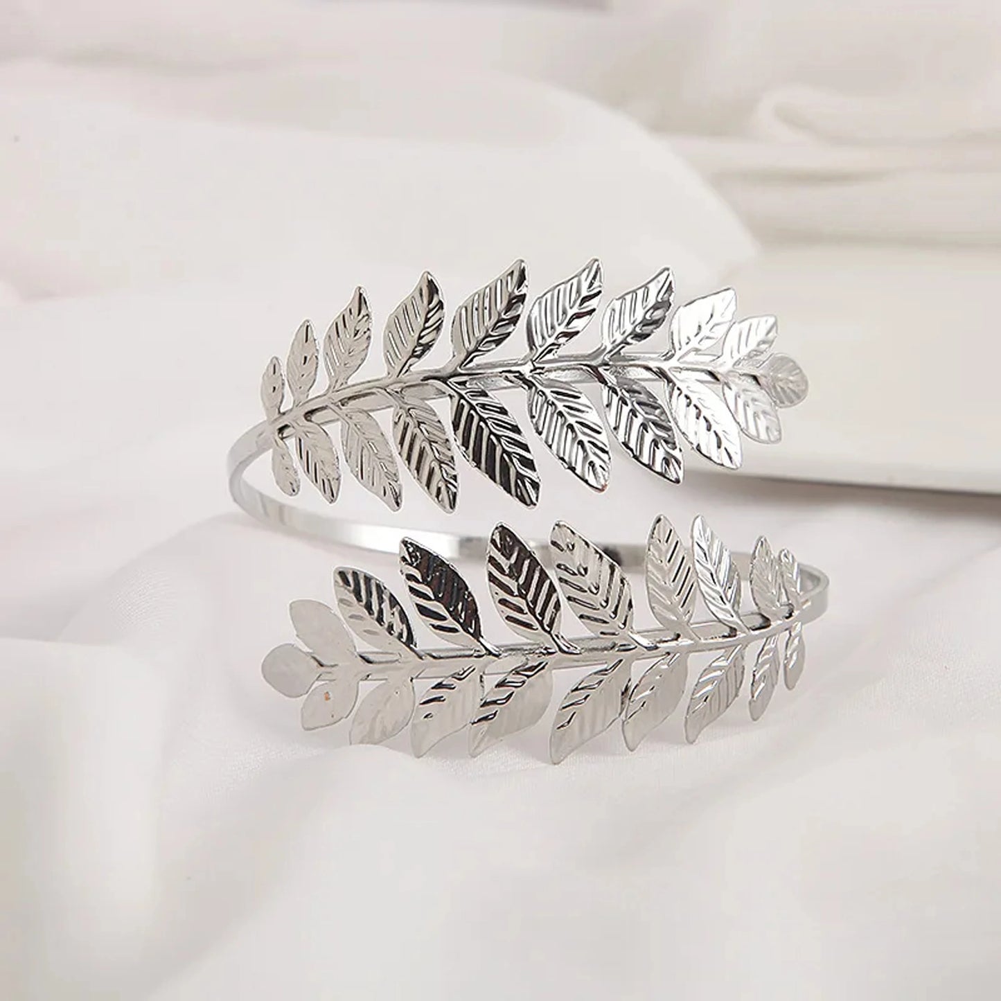 2pcs Modern Style Gold/Silver Leaf Pattern Curtain Tiebacks